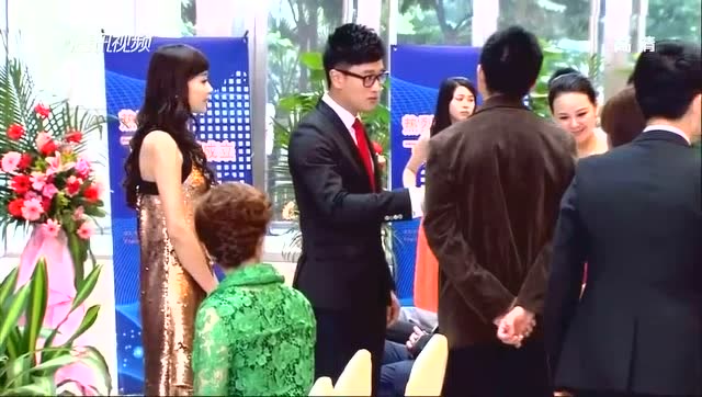 因为爱情有多美文馨刚当陈笑飞的老婆就大摇大摆做董事长夫人了