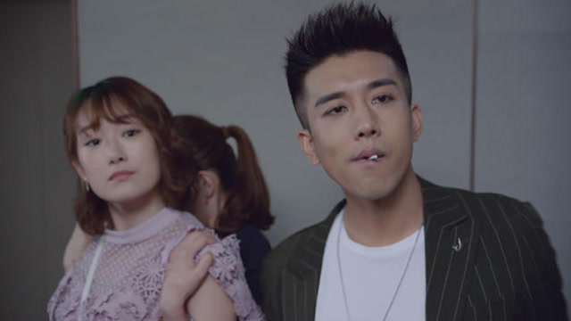 《我要和你在一起》里面还抱着呢 欧阳徐思雨就开始叫门了