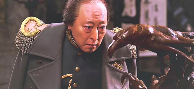 胡彪又送东西又拍马屁,座山雕:就是张大帅也没有这好兆头啊!