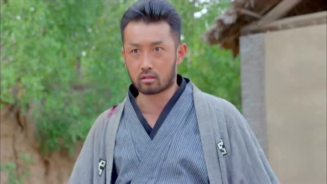 男主与日本刀客展开殊死搏斗,双方打的火热,最终获得胜利!