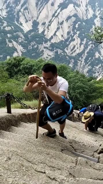 爬山我只服我自己,他们在我面前都是弟弟!