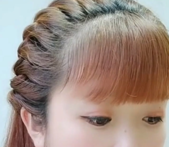 头发两侧碍事这样编发,干净利落,手残党一看就会