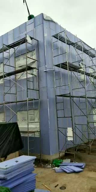 河北固美轻钢别墅—挤塑板正在安装中
