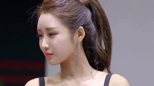 柳多妍小姐姐,又白又美,又性感!