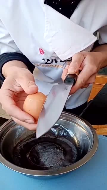 刀切鸡蛋,接下来的一幕,真是大开眼界