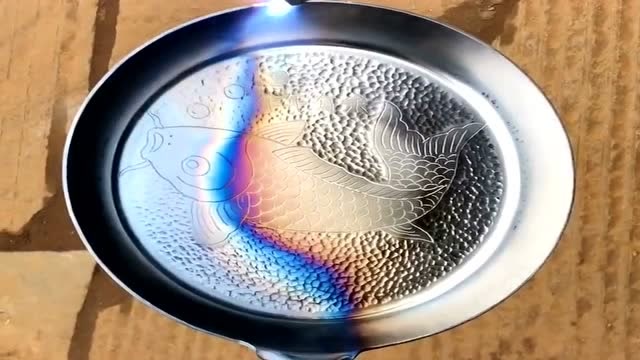 好锅需要高温烤蓝,这种做出来,非常的结实耐用!