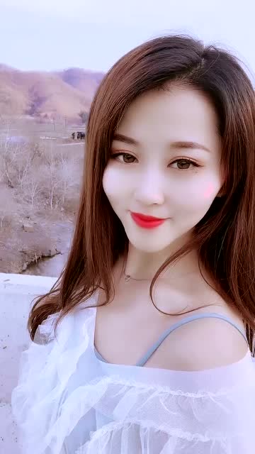 漂亮精致的表妹,不知以后谁会是这么幸福了