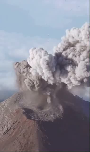实拍火山爆发瞬间天崩地裂看完我吓傻了