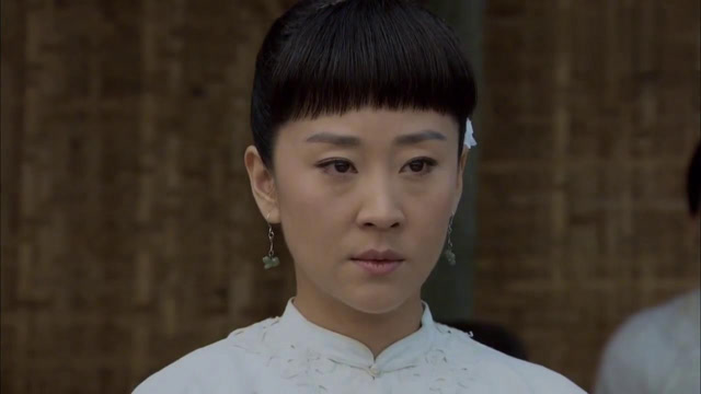 罗龙镇女人:夏荷触犯族规要被处死,不料丈夫为了救她当众休妻!