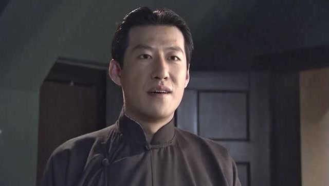 五号特工组:马云飞给傅仁宗理发,还得接受考验,说错命就没了