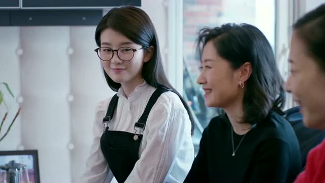 欢乐颂2:过年走亲戚就是夸夸夸,虚伪的人类呀