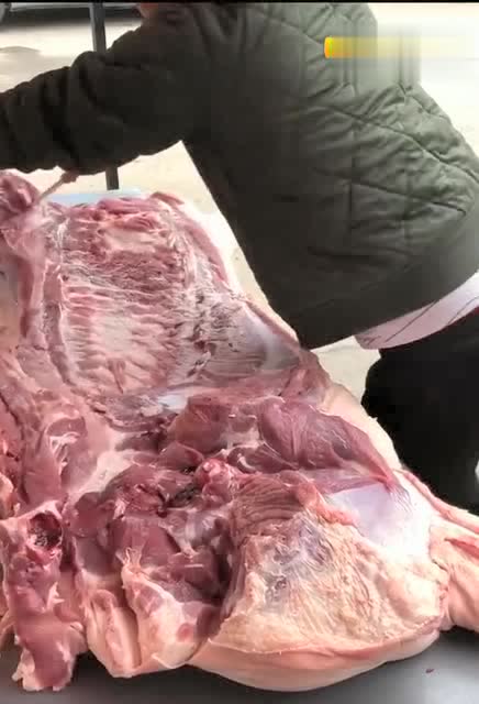 一分钟分解半只猪!卖肉的技巧全在其中