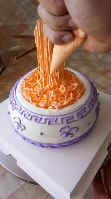 网红面条蛋糕,这蛋糕师也太有创意了吧,我也想要一个!