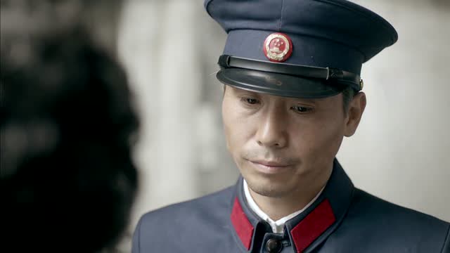 金水桥边:春花守在光大家门口等他,跟他说新兰要走了
