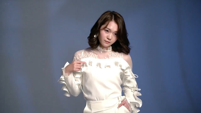 火箭少女101研究所段奥娟白色蕾丝上衣齐肩短发青春靓丽