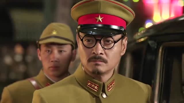 鬼子大佐得知他是间谍,决定痛下杀手,不料鬼子当晚惨死