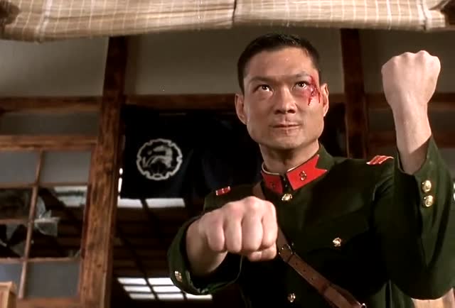 精武门陈真暴揍日本陆军军官,太过瘾了!