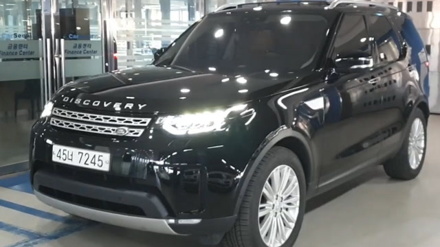 2020款路虎发现神行hse到货,看到三排座椅那刻,我放弃了奥迪q5l