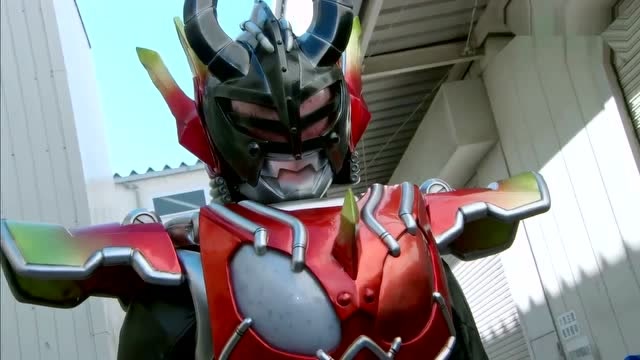 假面骑士tyrant初登场!对战假面骑士巴隆!这是强力假面骑士!