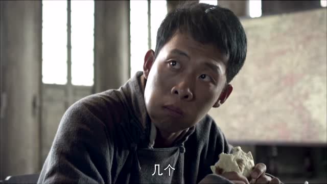 好家伙何思齐终于吃到了食物