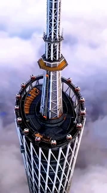 在高空中600米的广州塔小蛮腰上扫地是一种什么样的体验