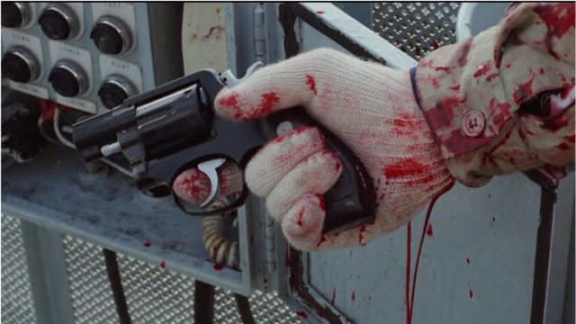 英雄好汉:大傻被乱枪打死,右手还握着枪,鲜血顺着胳膊流下来!