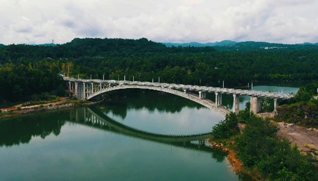 两座桥带动了一个水库的产业链!航拍化湖