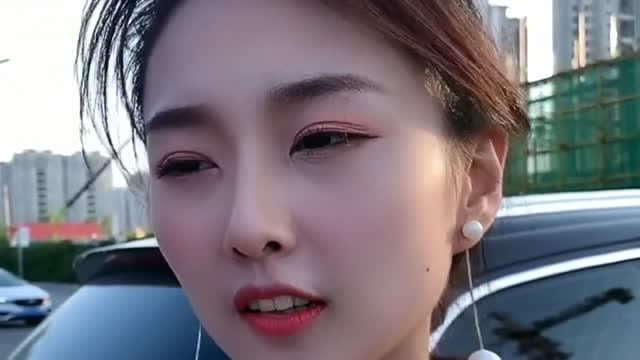 近距离拍摄最美车模苏宁,没想到颜值却依然在线,真不愧是我心中的女神