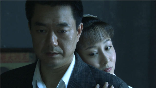 速看《重庆谍战》第1集:陆涯怀疑妻子身份,扈渝雯接受劫持任务