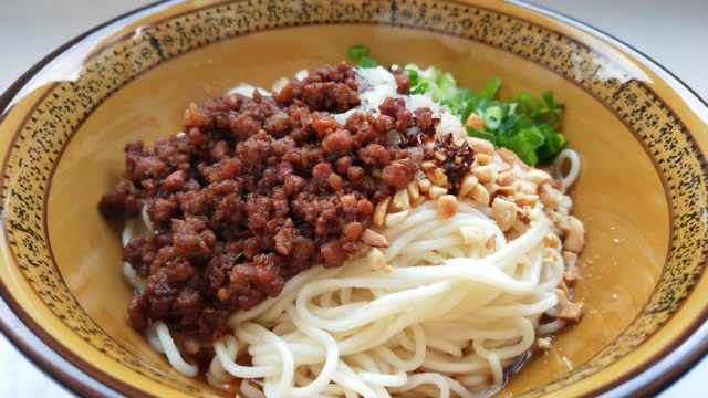 教你四川"干拌杂酱面"的正宗做法,步骤简单,新手1次成功