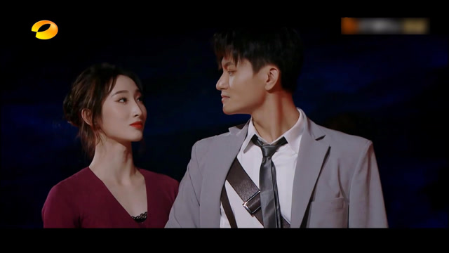 陈镇威朱瑾慧扮演史密斯夫妇出场就让人惊艳