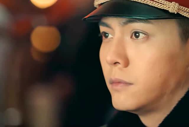 我就是老九门中上三门张大佛爷的副官,张副官