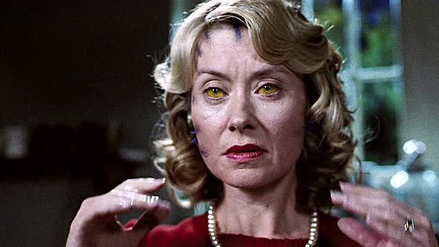 瑞文魔形女变身,有没有人觉得她变身后比变身前好看的?