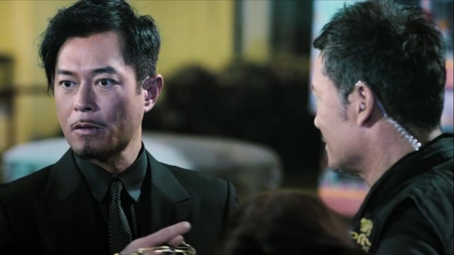 扫毒2:地藏参加南叔葬礼,为了上亿毒品,竟连反黑警察都出动了