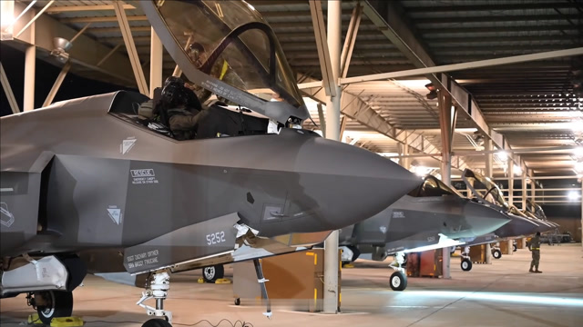 f-35闪电ii和t-38鹰爪战机