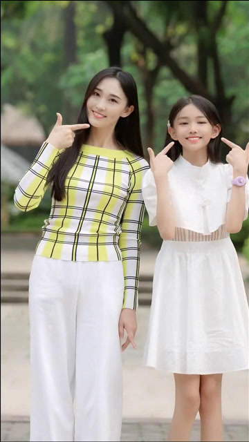 终于知道宋小睿为啥唱歌好听了,原来妈妈这么有实力,遗传基因真强大!