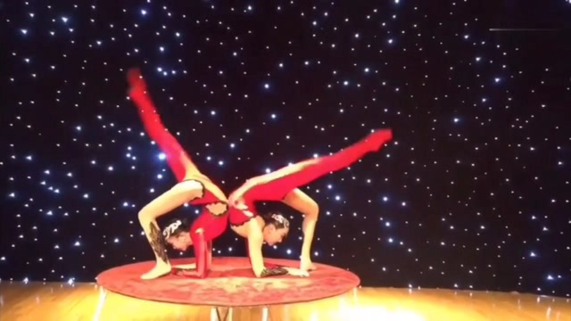 双人杂技柔术,表演精彩了