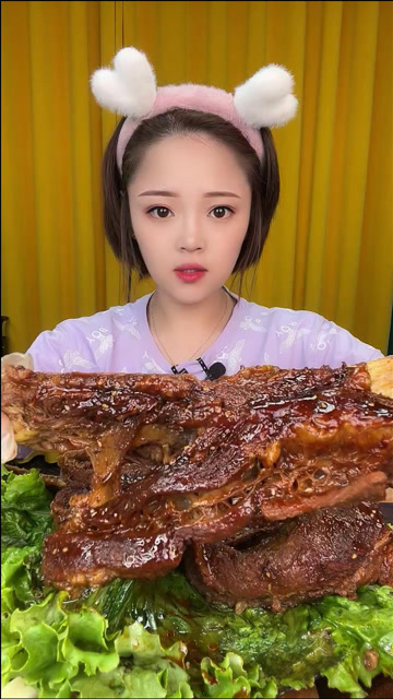 吃货吃播小鱼姐姐吃连骨战斧牛排这吃相爱了爱了