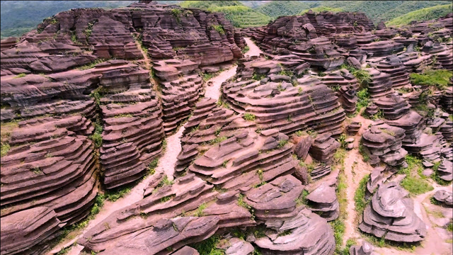 贵州松桃出土成形于5亿年前的红石林,成尚未开发的旅游瑰宝!