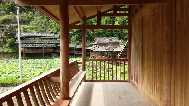 农村小伙带你看看,黔东南侗族最漂亮的木房子,里面装修像宫殿