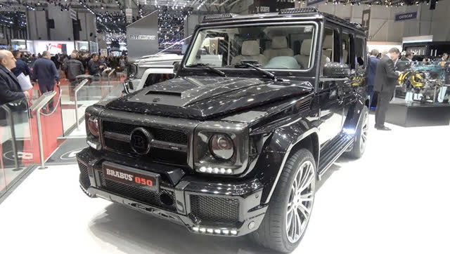 车展上的奔驰g850,没有车模也如此抢眼