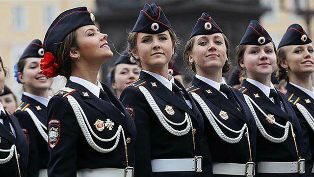 乌克兰女兵阅兵,"颜值"是全场的亮点