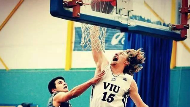 双变向过人,练会就能虐遍野球场!