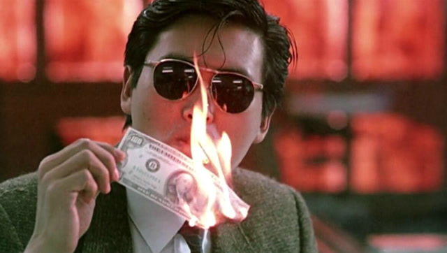 英雄本色:发哥饰演的小马哥,烧钱点烟的帅气模样,绝对最经典!