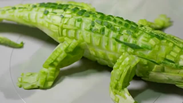 一根黄瓜可以变身成什么?鳄鱼!一起来见证奇迹吧