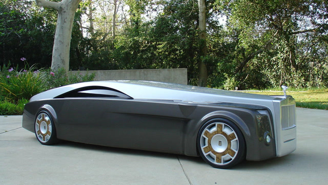 在校大学生造了台"棺材车",大家都说丑,劳斯莱斯却花重金聘用