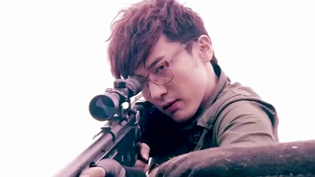 爱情公寓cs比赛,关谷被装甲车炸成灰,陆展博上演丝血反杀!