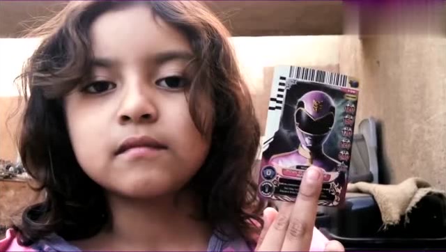 《超级战队》5岁小女孩真人变身特效动画!