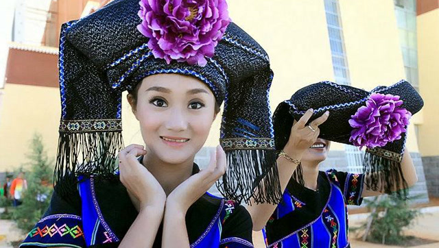 云南山歌《二人感情比海深》李赛萍与陈俊对唱