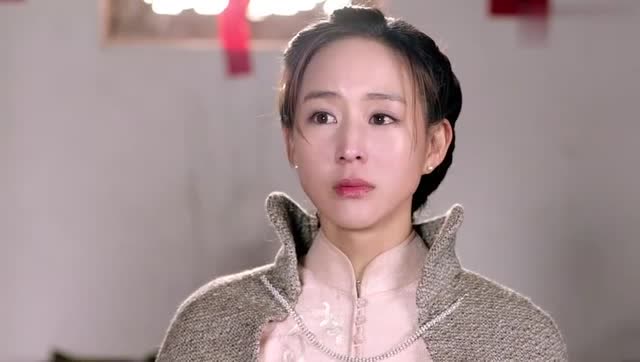 《女管家》周山口在东方靖琪面前做出深情蜜意的样子